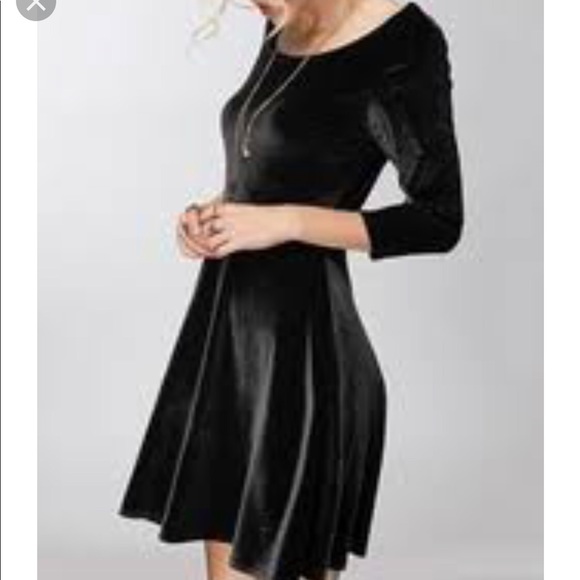 ❗️PRICE DROP❗️Velvet cocktail dress size large - Picture 1 of 4